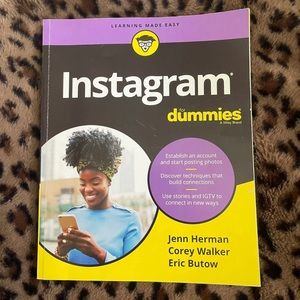 Instagram for Dummies Paperback Book